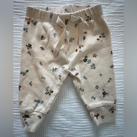 0-3 Month Pants Bundle, GAP & Little Planet by Carters - Picture 4 of 5